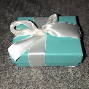 Tiffany & Co XXXOOO necklace